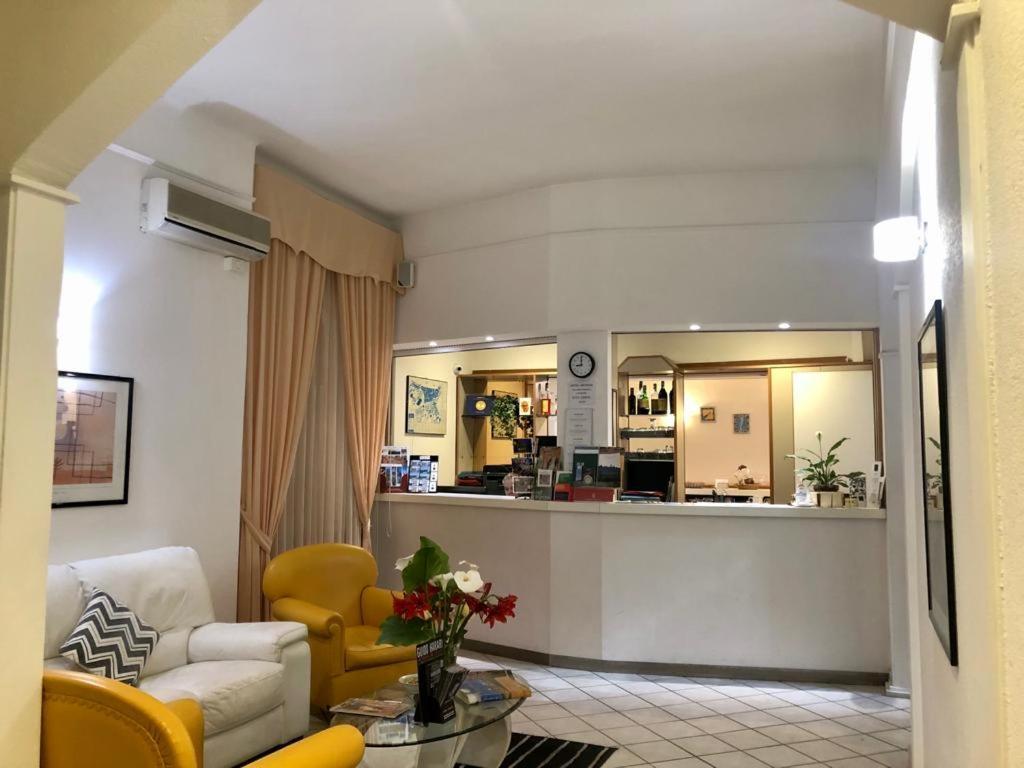 Hotel Arcadia Macerata Bagian luar foto