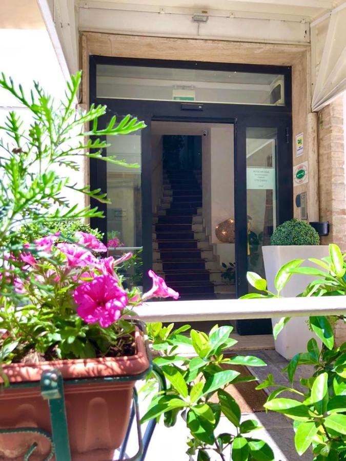 Hotel Arcadia Macerata Bagian luar foto