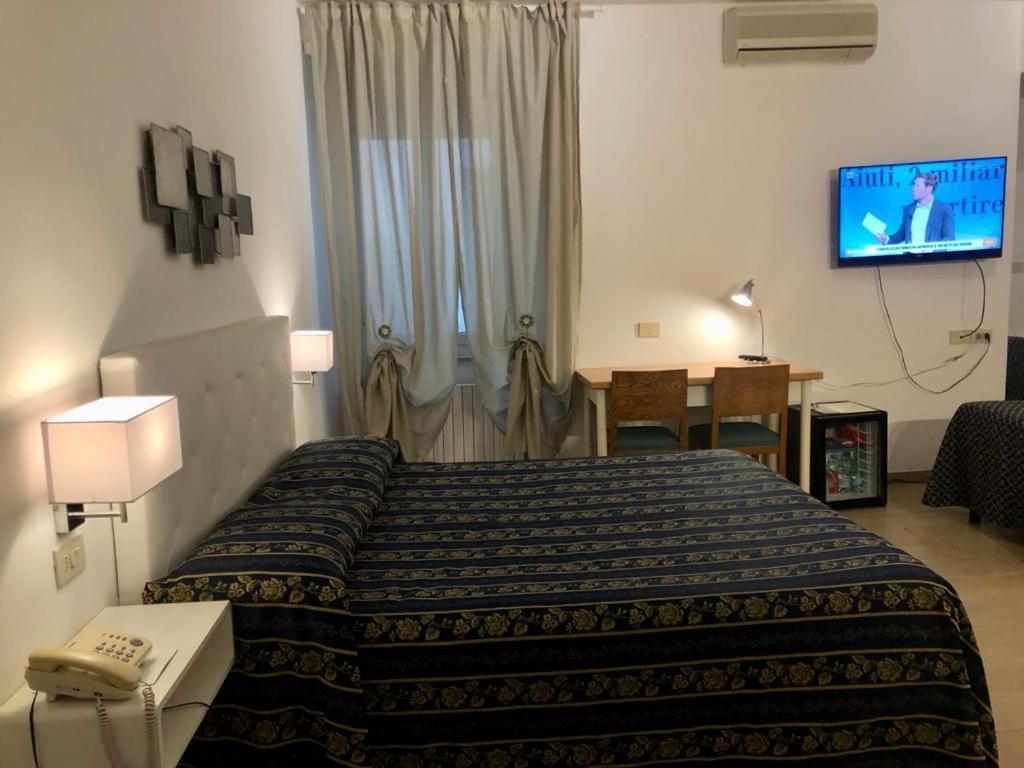 Hotel Arcadia Macerata Bagian luar foto