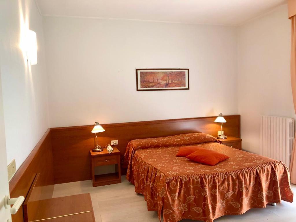 Hotel Arcadia Macerata Bagian luar foto
