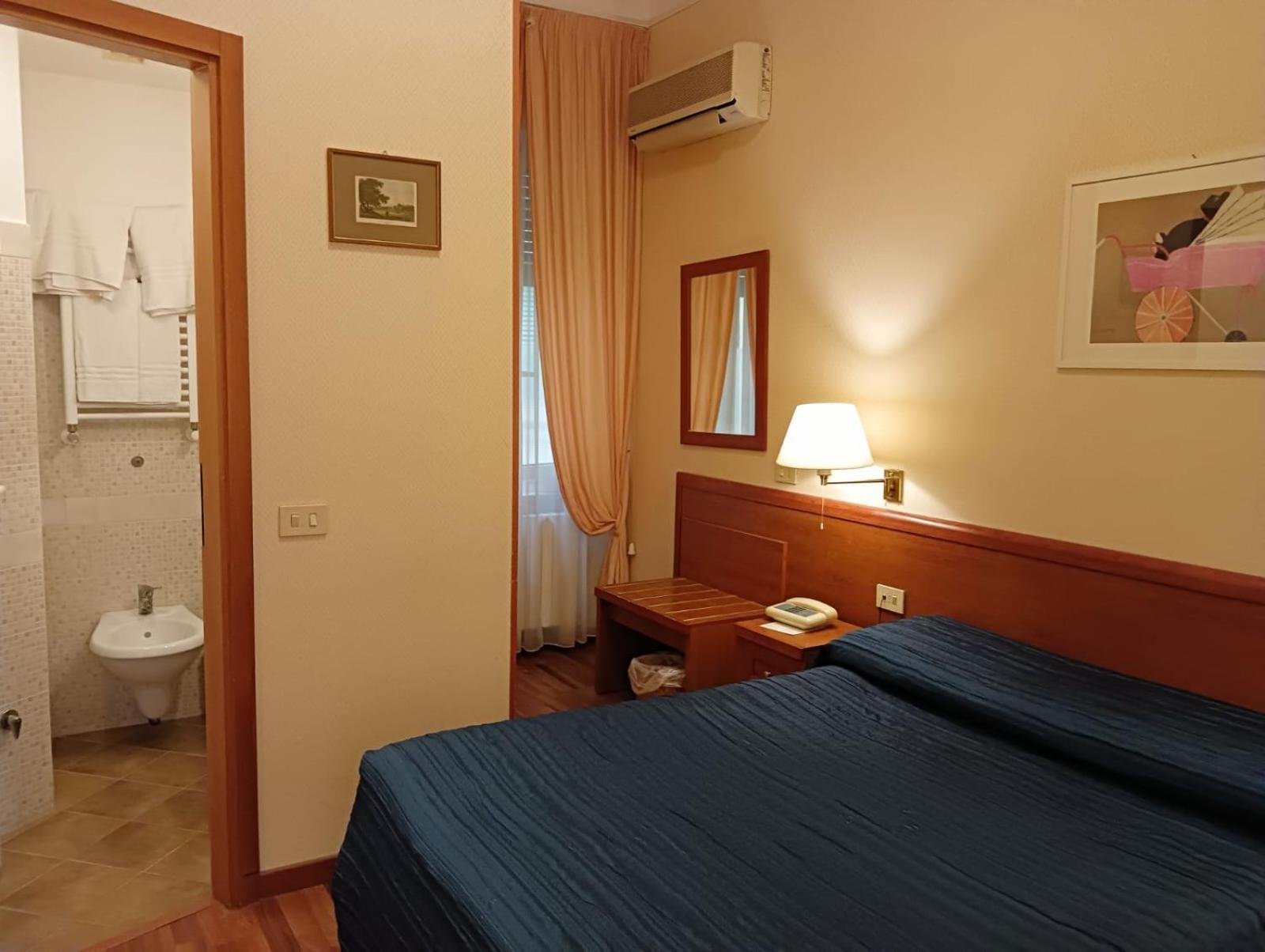 Hotel Arcadia Macerata Bagian luar foto